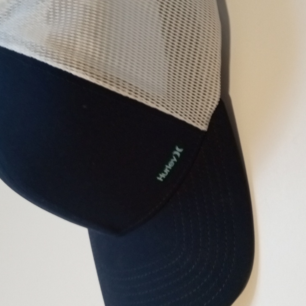 Hurley hat - Picture 2 of 3